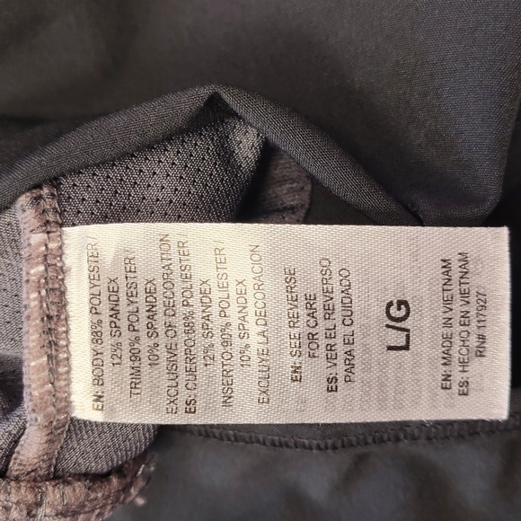 Reebok Women's Grey and Black Athletic Shorts With Liner - Picture 10 of 12